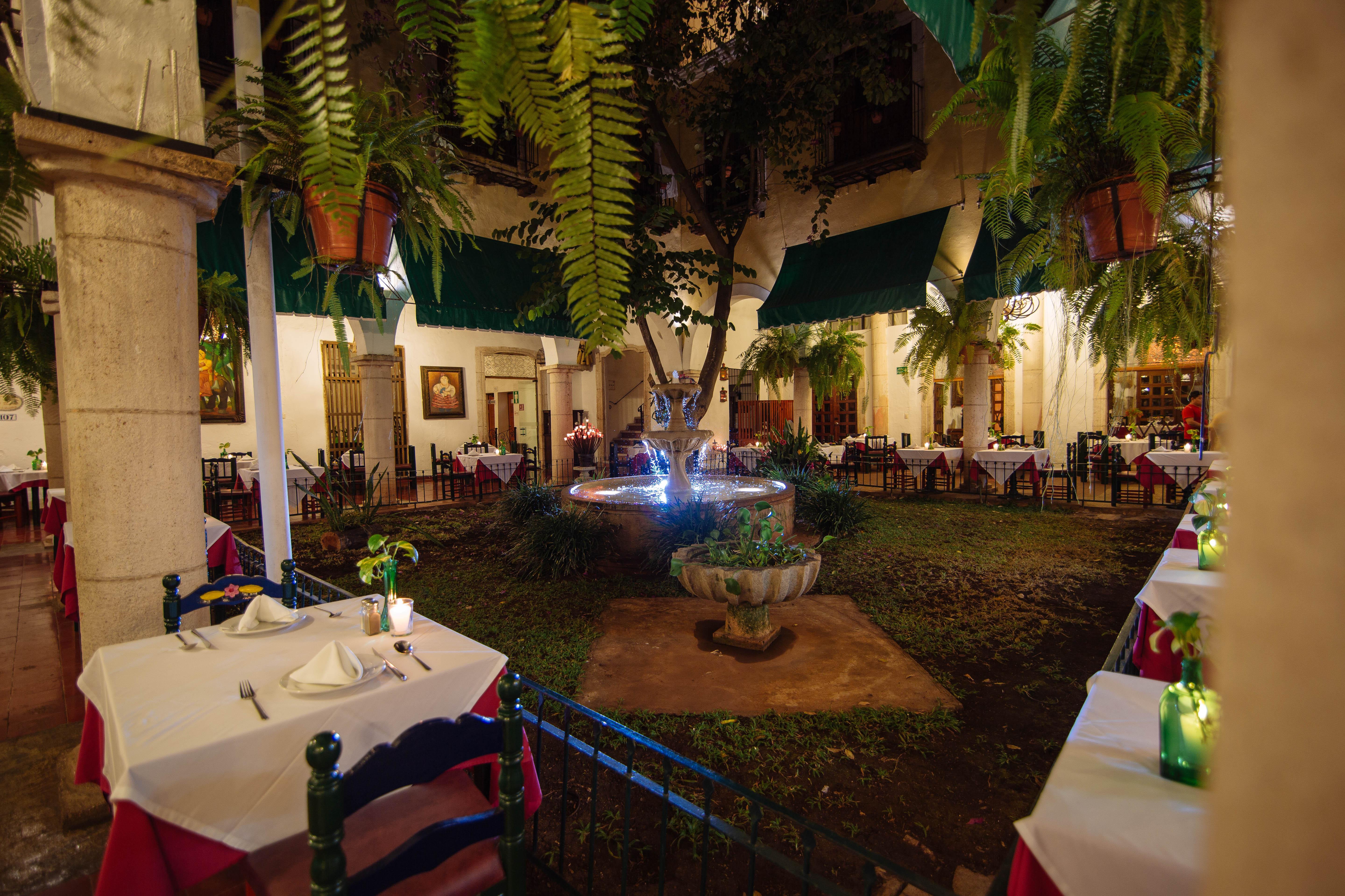 Hotel Meson Del Marques Valladolid  Exteriér fotografie Restaurant in San Cristóbal de Las Casas