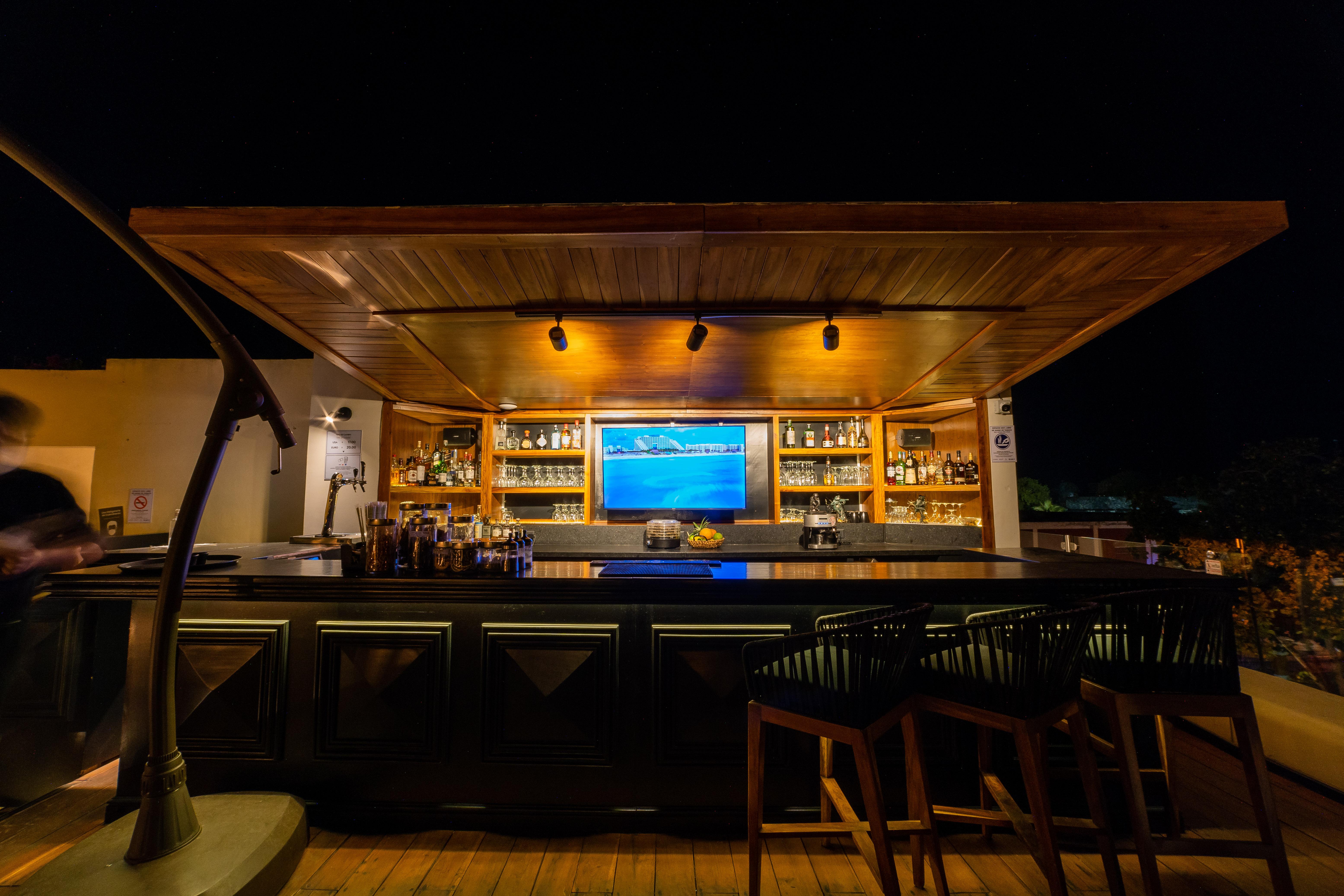 Hotel Meson Del Marques Valladolid  Exteriér fotografie Sky Bar